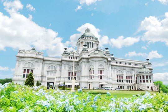 พระที่นั่งอนันตสมาคม