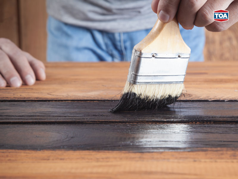 อยากใช้สีน้ำมันทาไม้ให้ติดทน ต้องสนเรื่องการเลือกสีรองพื้นไม้